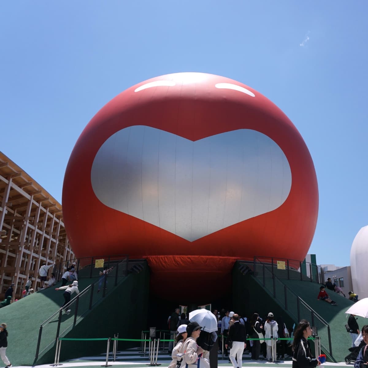 Yoshimoto Pavillon „Waraii Miraii“