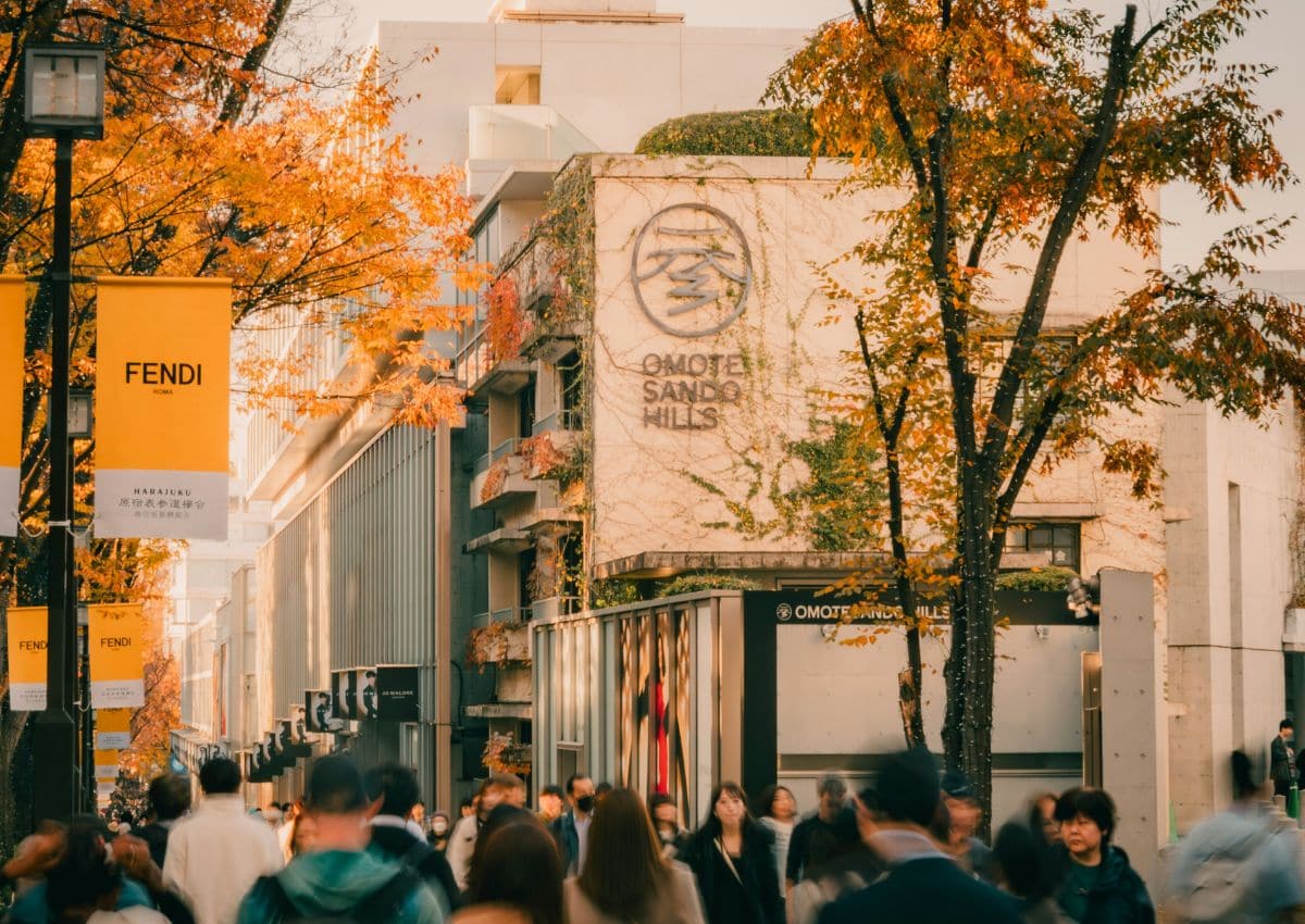 Einkaufsstrasse in Omotesandō, Tokio