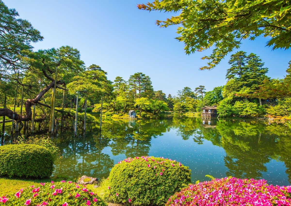 Kenrokuen-Garten in Kanazawa im Frühling