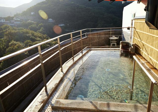 Eine der vielen heissen Quellen auf Izu