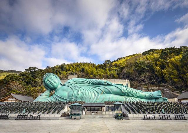 Nanzoin-Tempel, Heimat der grössten Bronzestatue der Welt 