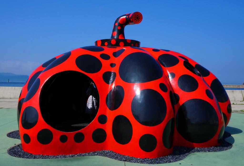 Roter Kürbis, Naoshima
