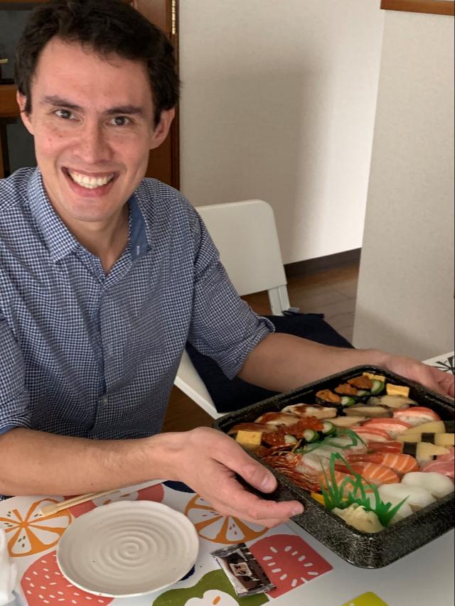 Sushi in meiner alten Wohnung in der Nähe des Seimei-Schreins, Kyoto