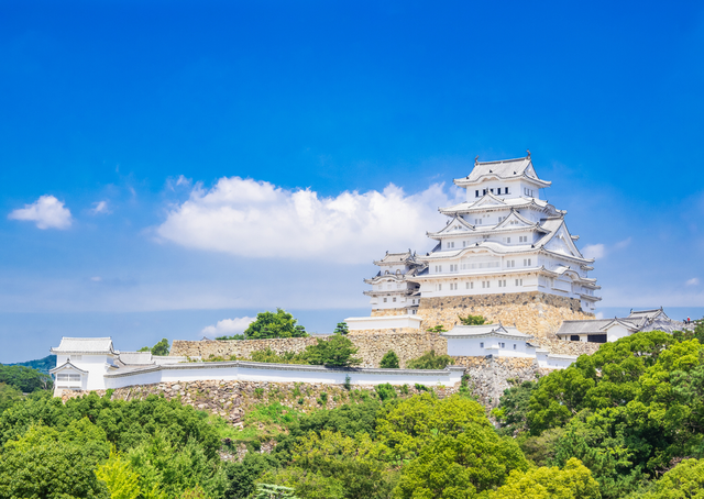 Die über der Stadt thronende Burg Himeji 