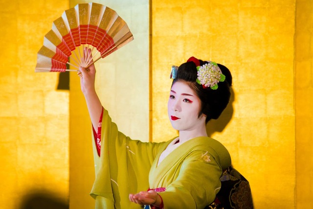 Geisha-Aufführung, Sakata