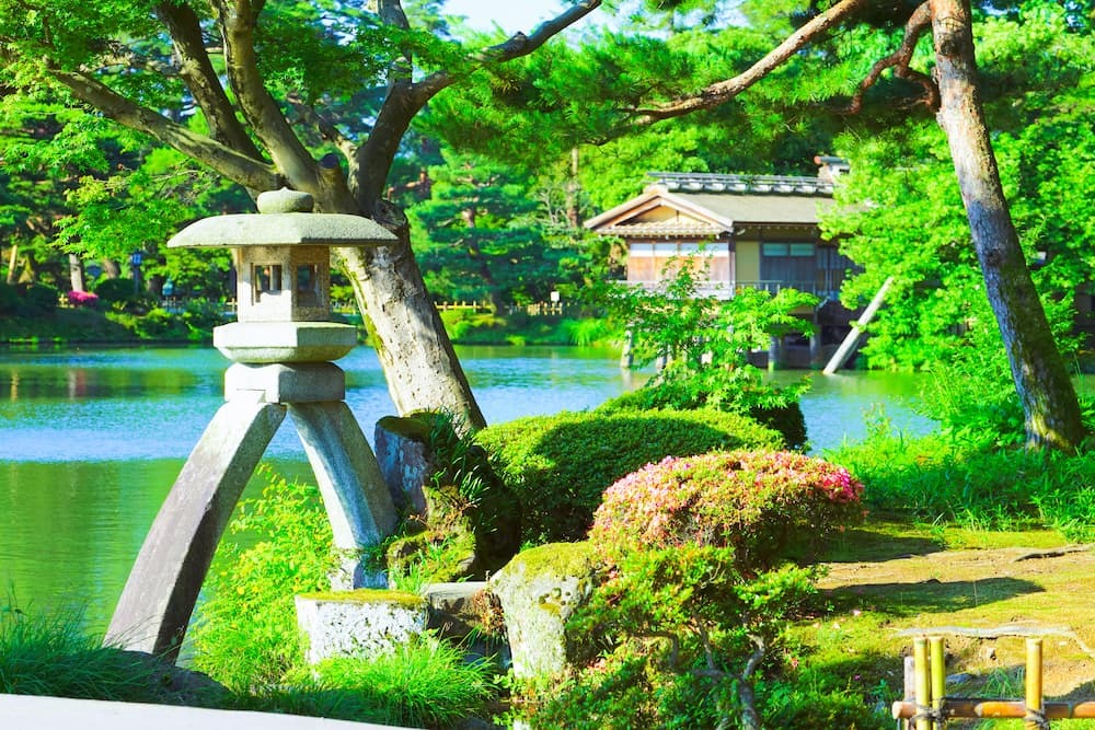 Japanischer Garten im Kenrokuen-Garten, Kanazawa-Stadt